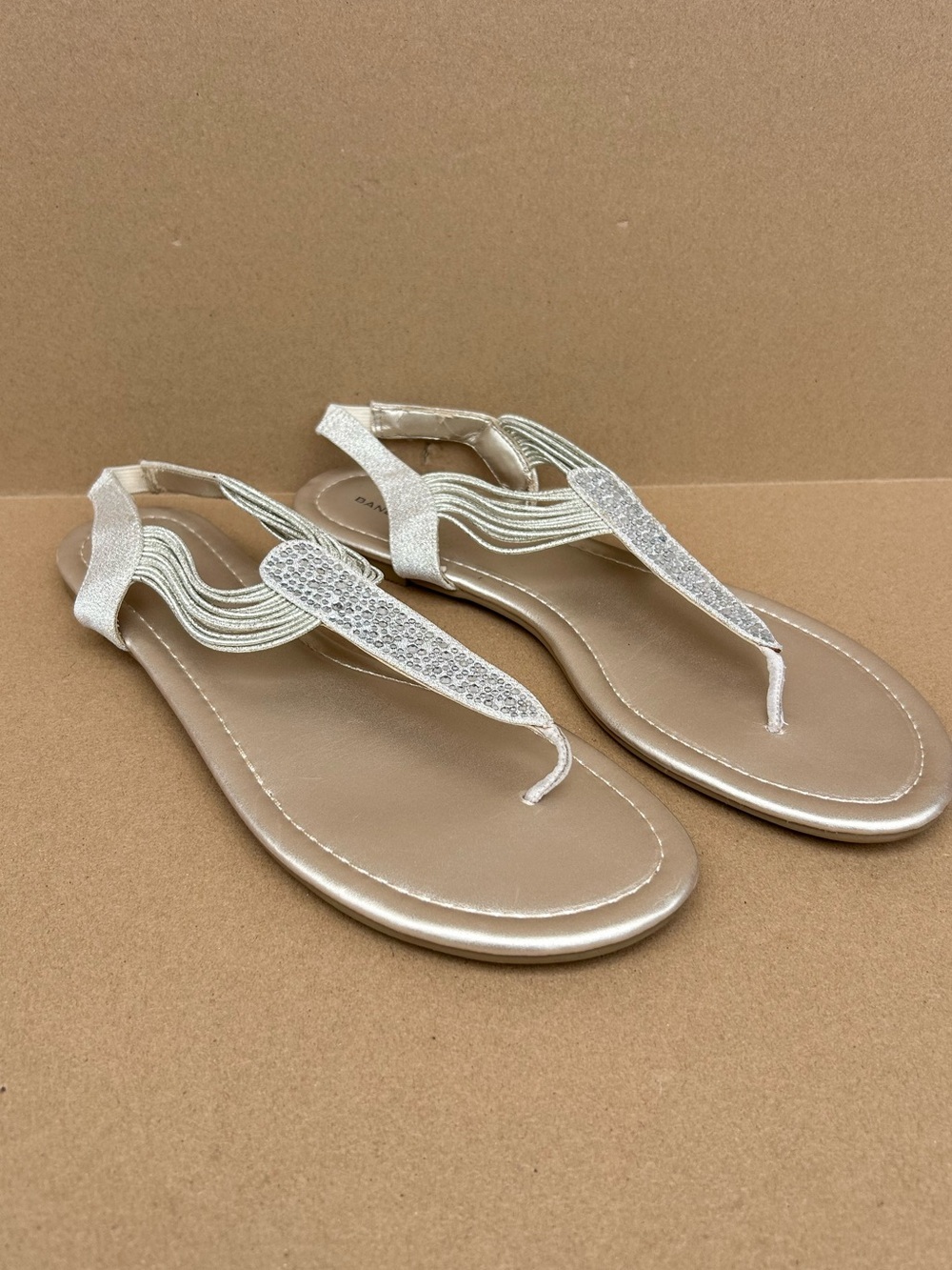 Bandolino Kayte 2 Embellished Sandals Sling Back Champagne 10 Women’s Thongs
